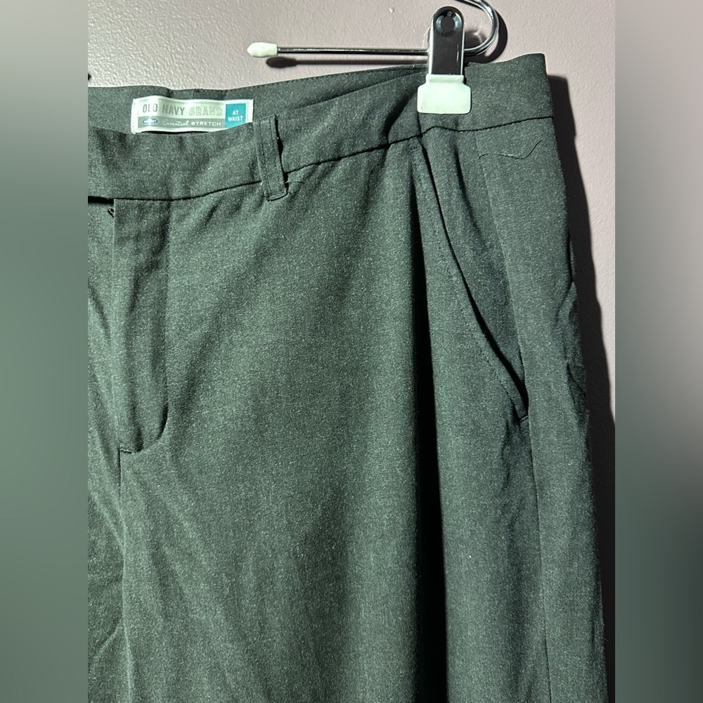 Old Navy Women’s Gray Slacks - Picture 6 of 6